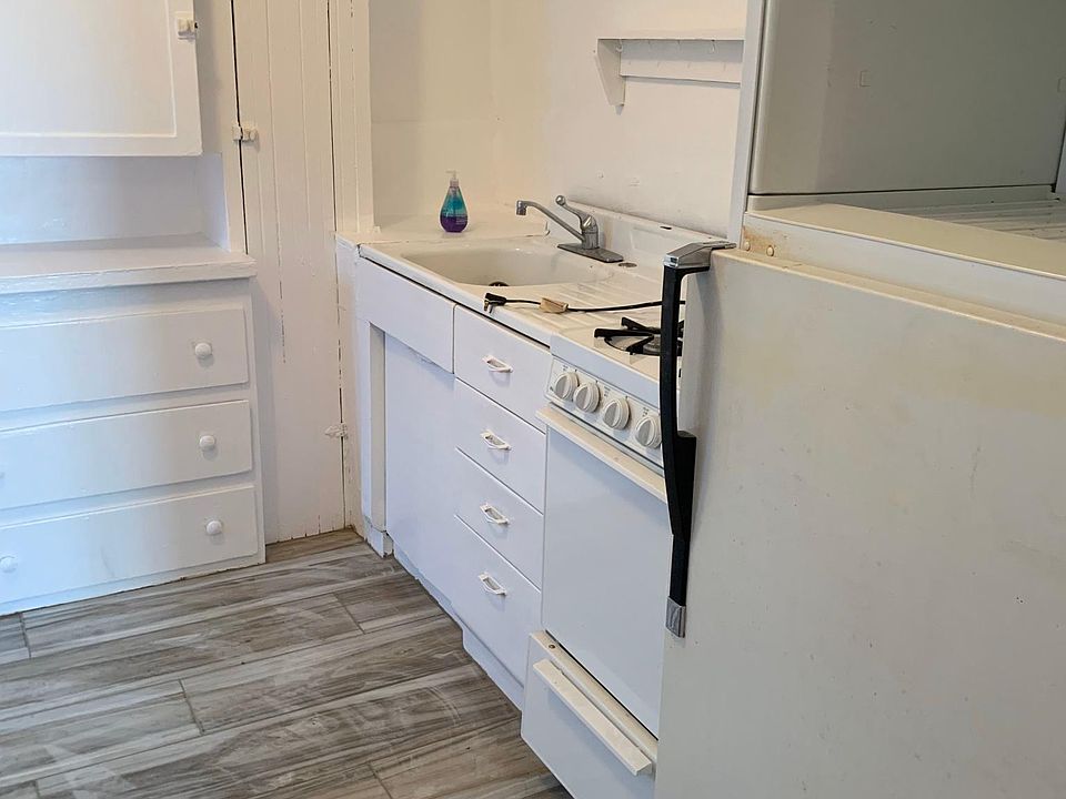 1st image of 116 Paloma Ave #B