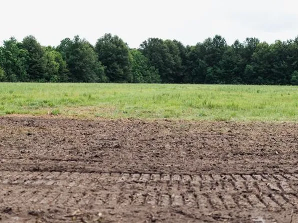 5 Cooper Rd, Picayune, MS 39466