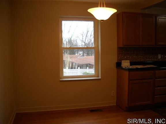 4th image of 816 Willoway Ave