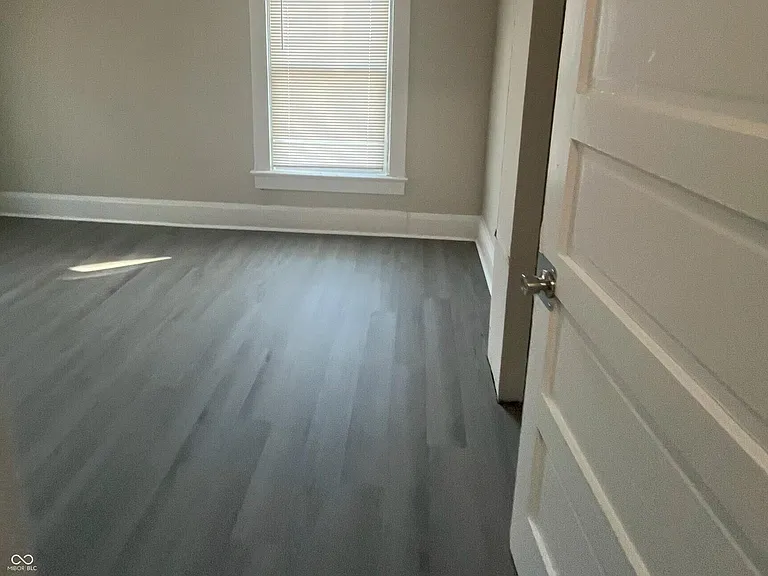 351 Congress Ave — Photo 12