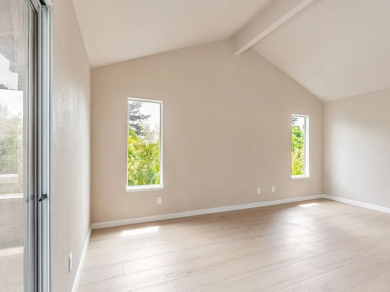 19723 Redwood Rd — Photo 27