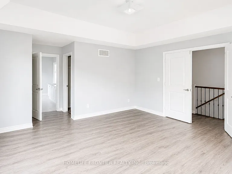 49 Ainslie Hill Cres — Photo 11