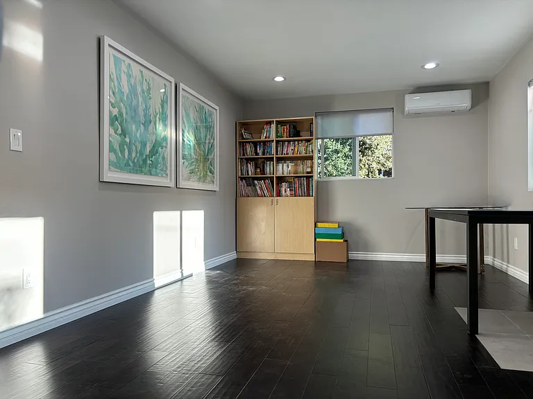 420 E Olive Ave — Photo 8