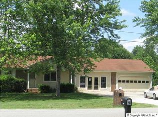 107 Allenwood Dr, Huntsville, AL 35811