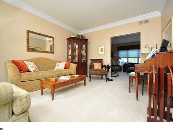3rd image of 4621 Virginia Dr