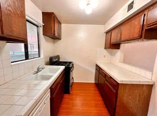 5735 Woodman Ave #202, Van Nuys, CA 91401