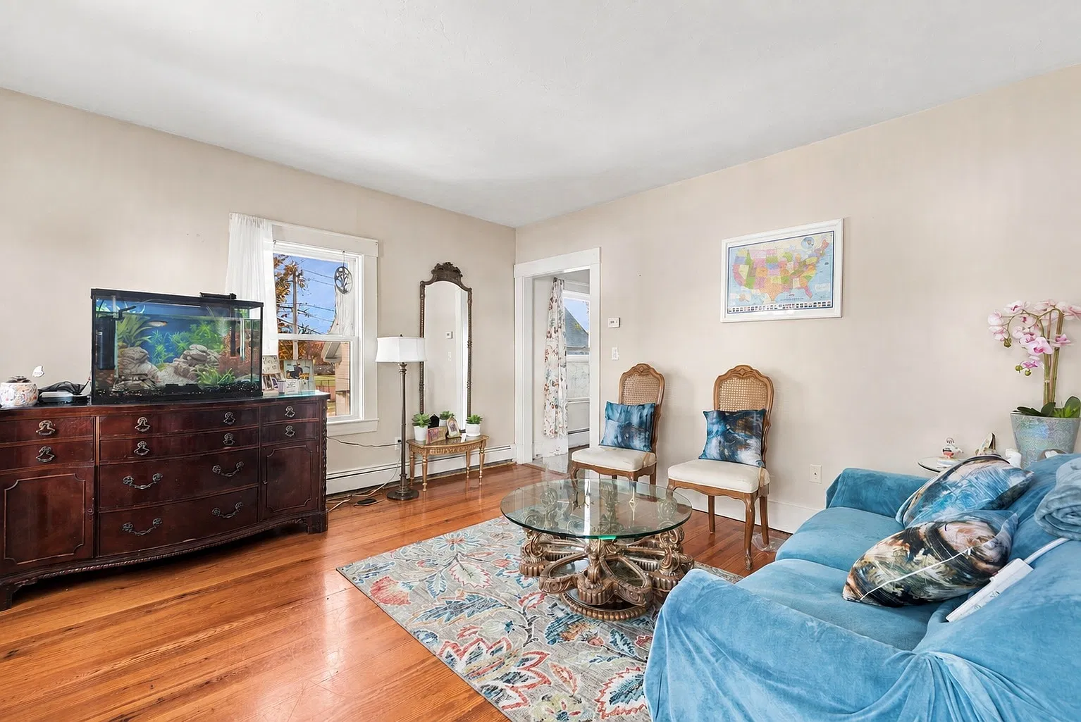 2 bed, 900 sqft, $2,700 — Photo 1