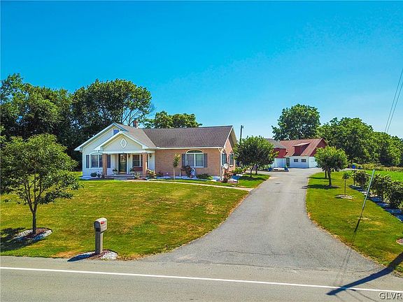 4th image of 578 Daniels Rd