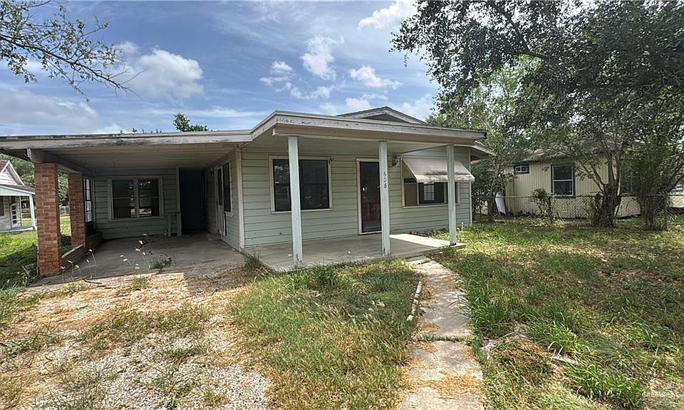 1st image of 608 Hackberry Ave