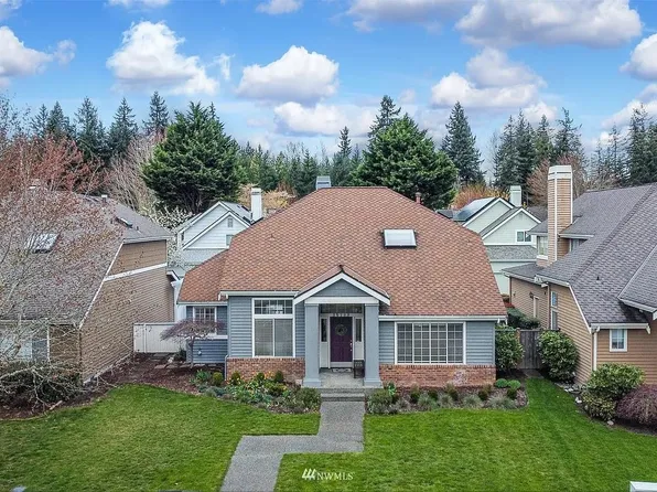 25722 SE 37th St, Issaquah, WA 98029