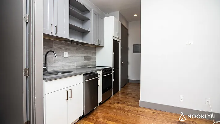 Rented by Nooklyn NYC LLC | media 13