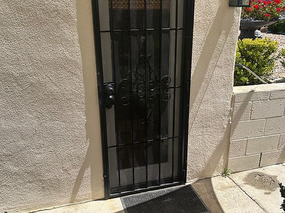 4th image of 1104 Riverview Dr #2