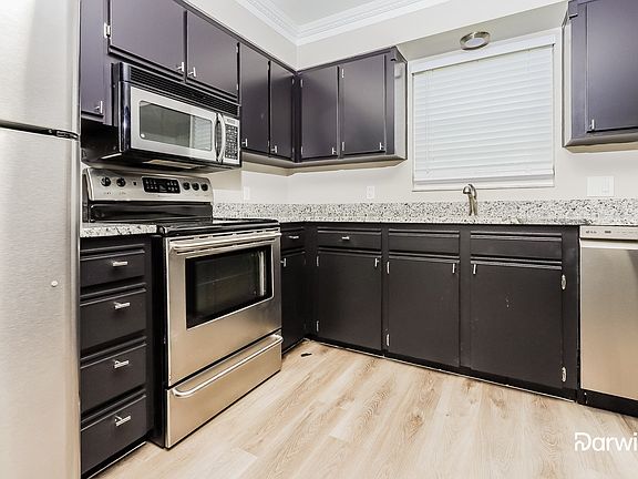 3rd image of 2212 Arrowhead Blvd