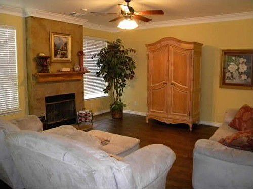 3rd image of 11139 Creekwood Dr