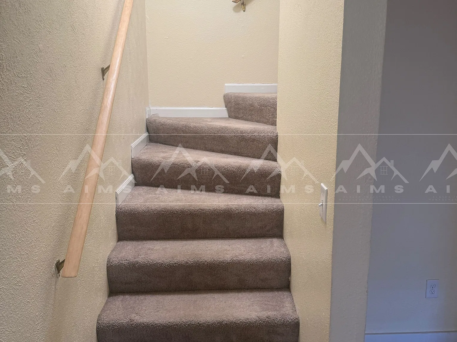 2 bed, 1.5 bath, 900 sqft, $1,800 — Photo 3