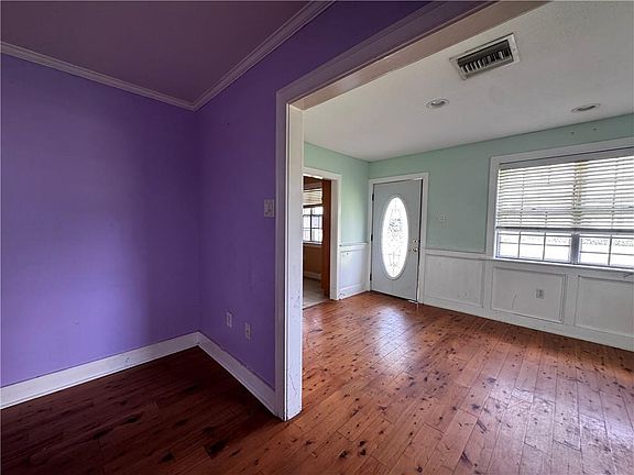 5th image of 1023 Minden St