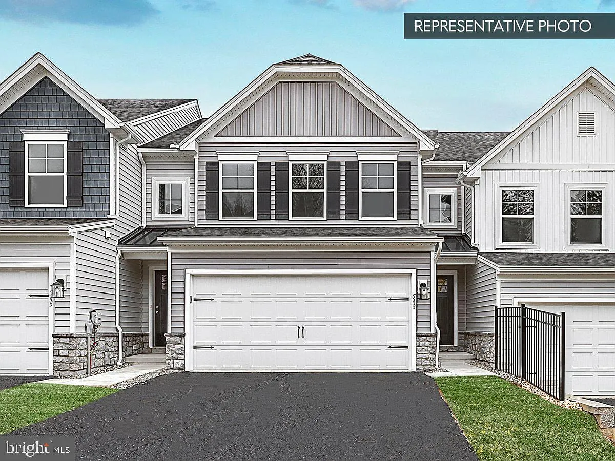 3 bed, 3.5 bath, 1853 sqft, $2,600 — Photo 1