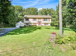 371 Maple St, Farmingdale, ME 04344