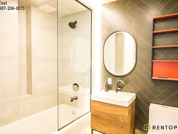 4th image of 822 Lexington Ave #302