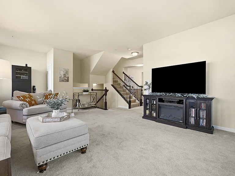 601 Pointe View Dr — Photo 20