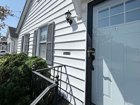 2nd image of 2804 N Sherman St