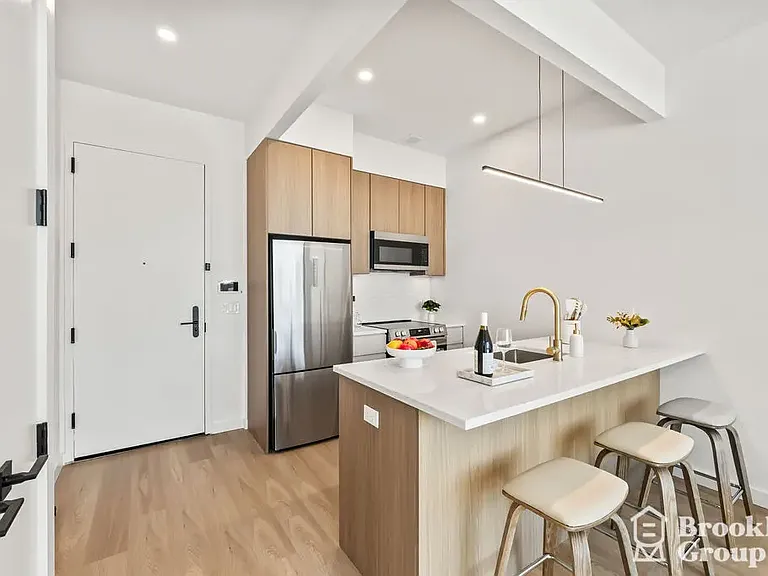 556 Baltic St #901 — Photo 9