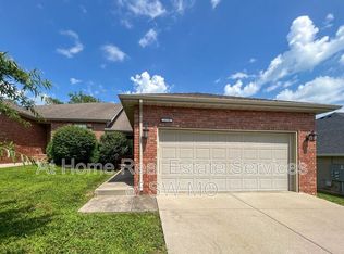 1118 N Missouri Dr, Ozark, MO 65721
