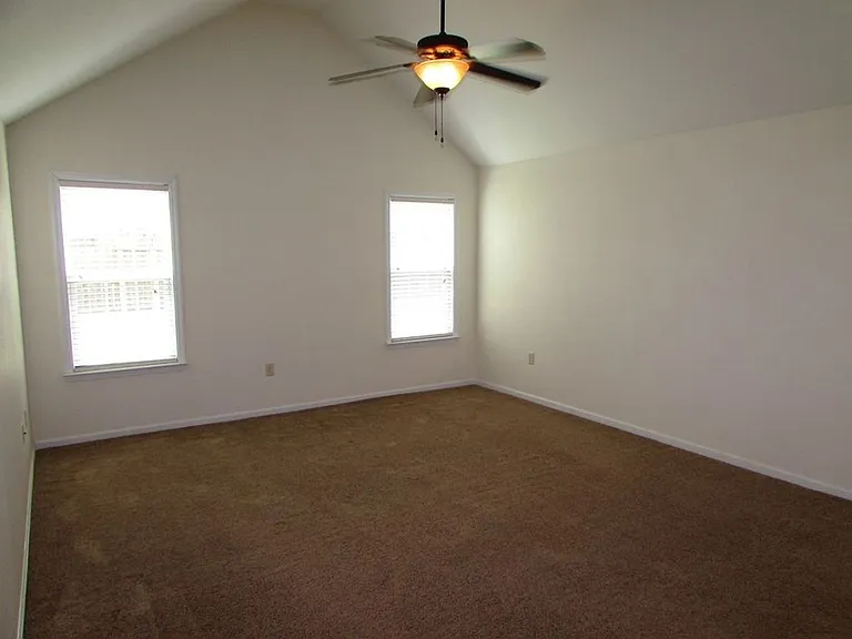4717 Custer Dr — Photo 10