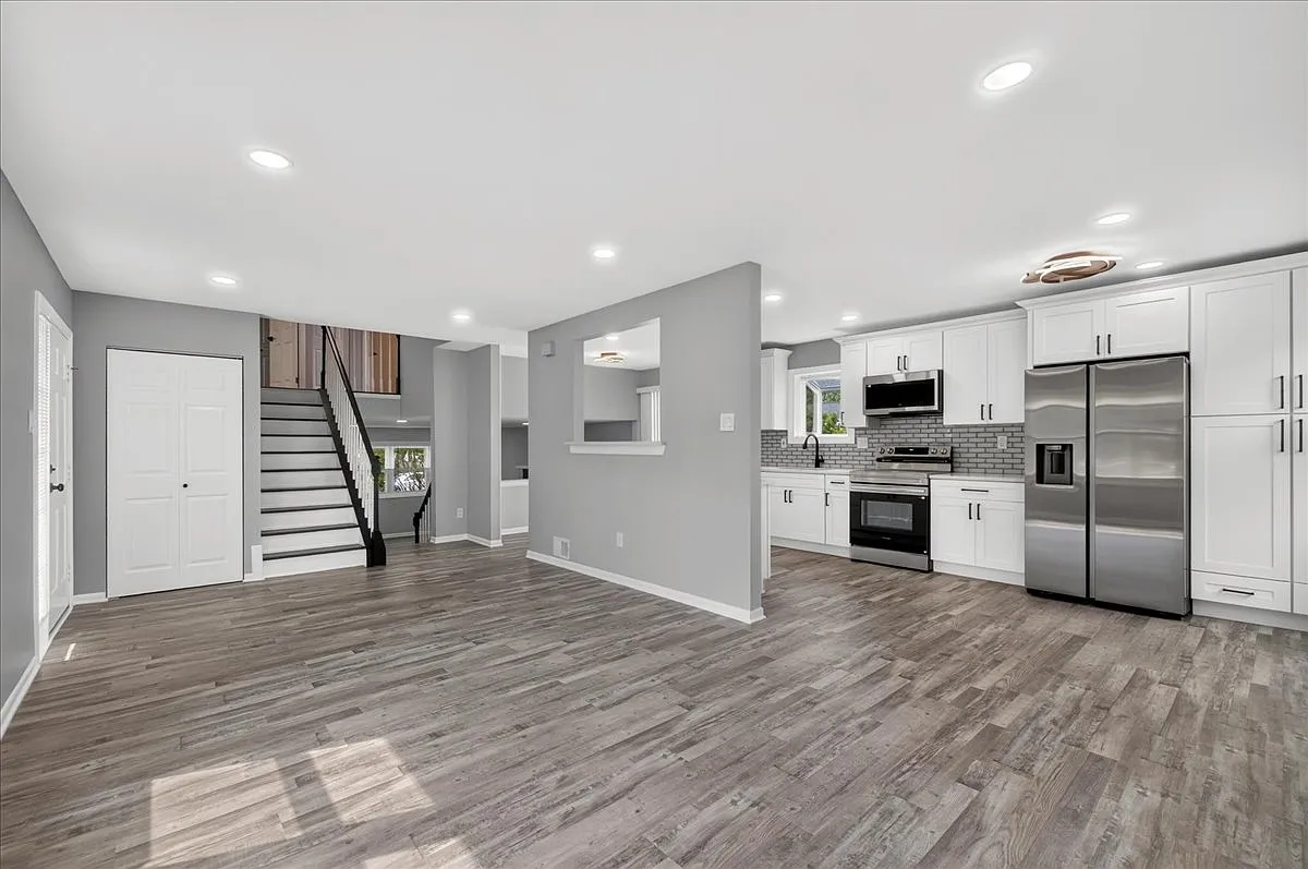3 bed, 2.5 bath, 1624 sqft, $3,500 — Photo 4