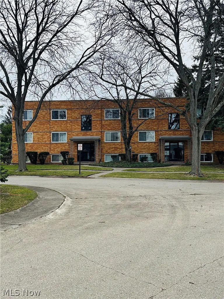 1 bed, 800 sqft, $1,300 — Photo 1