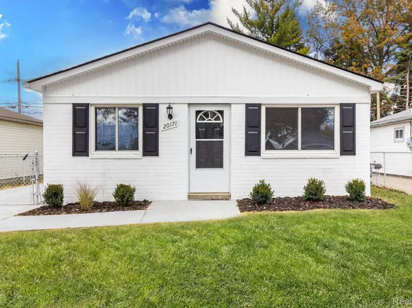 20171 Voiland St, Roseville, MI 48066