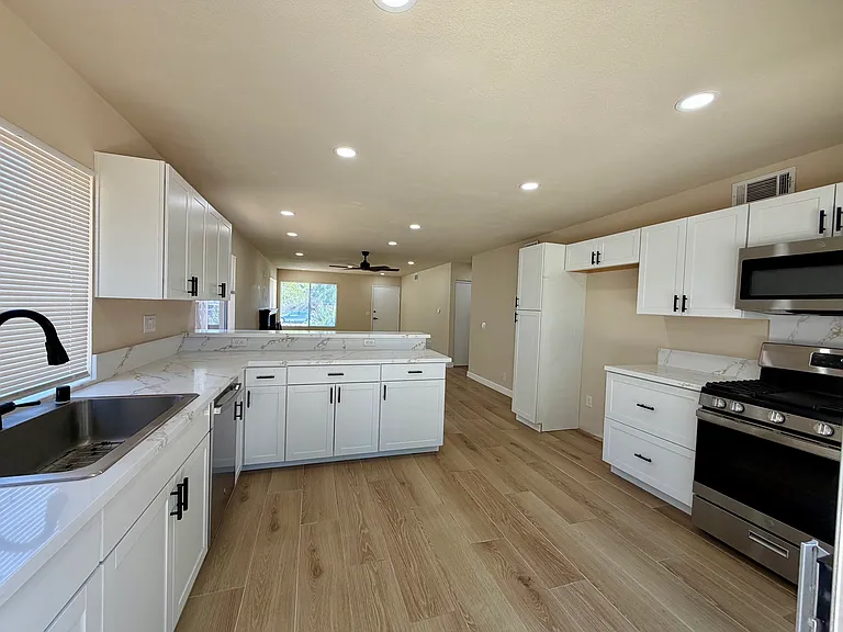 13261 E Laurelhurst Rd — Photo 3
