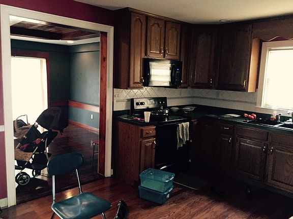 4th image of 2127 Glenworth Ave