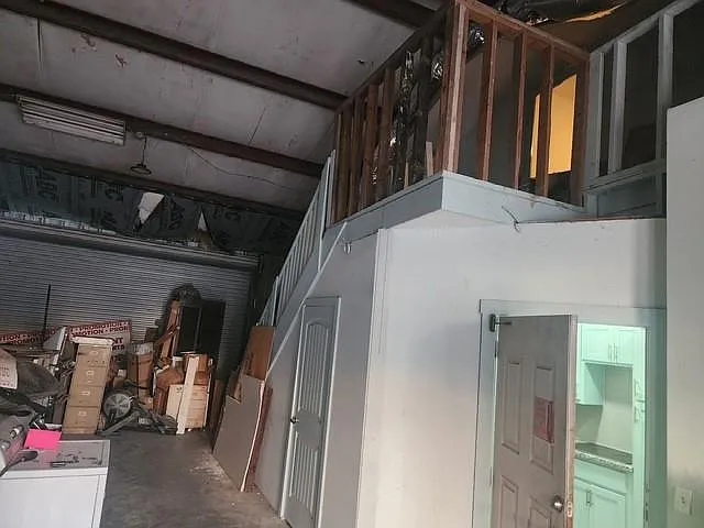 2520 W Mount Houston Rd — Photo 22