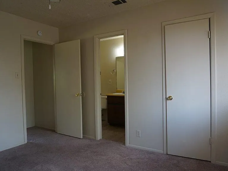 5919 Hidden Valley Trl — Photo 5