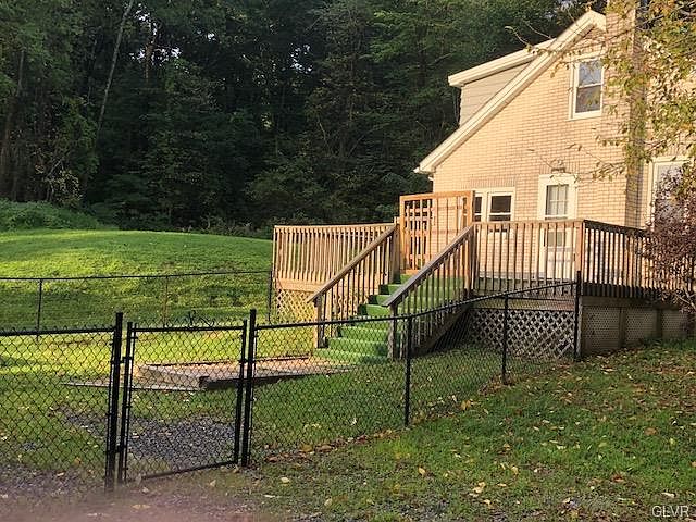 2nd image of 6458 Mountain Rd