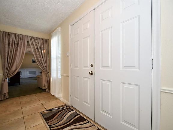 4th image of 6003 Green Falls Dr