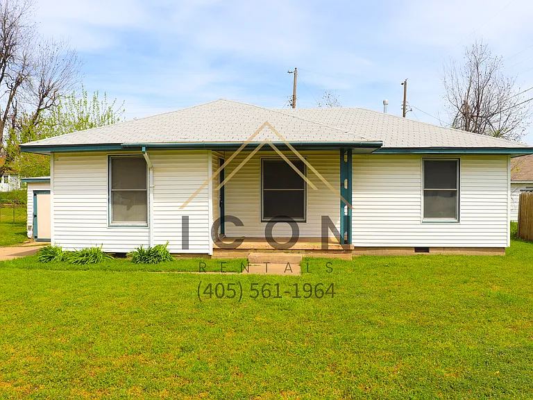 1108 W Warren St — Photo 1