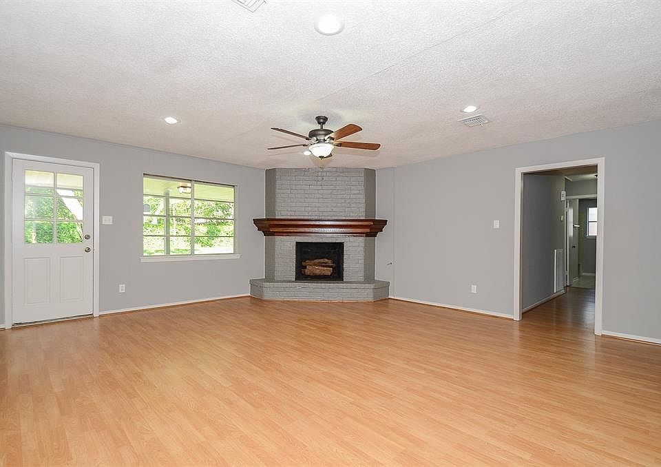 1st image of 11611 Barwood Bend Dr