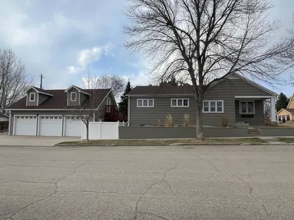 901 1st Ave E, Mobridge, SD 57601