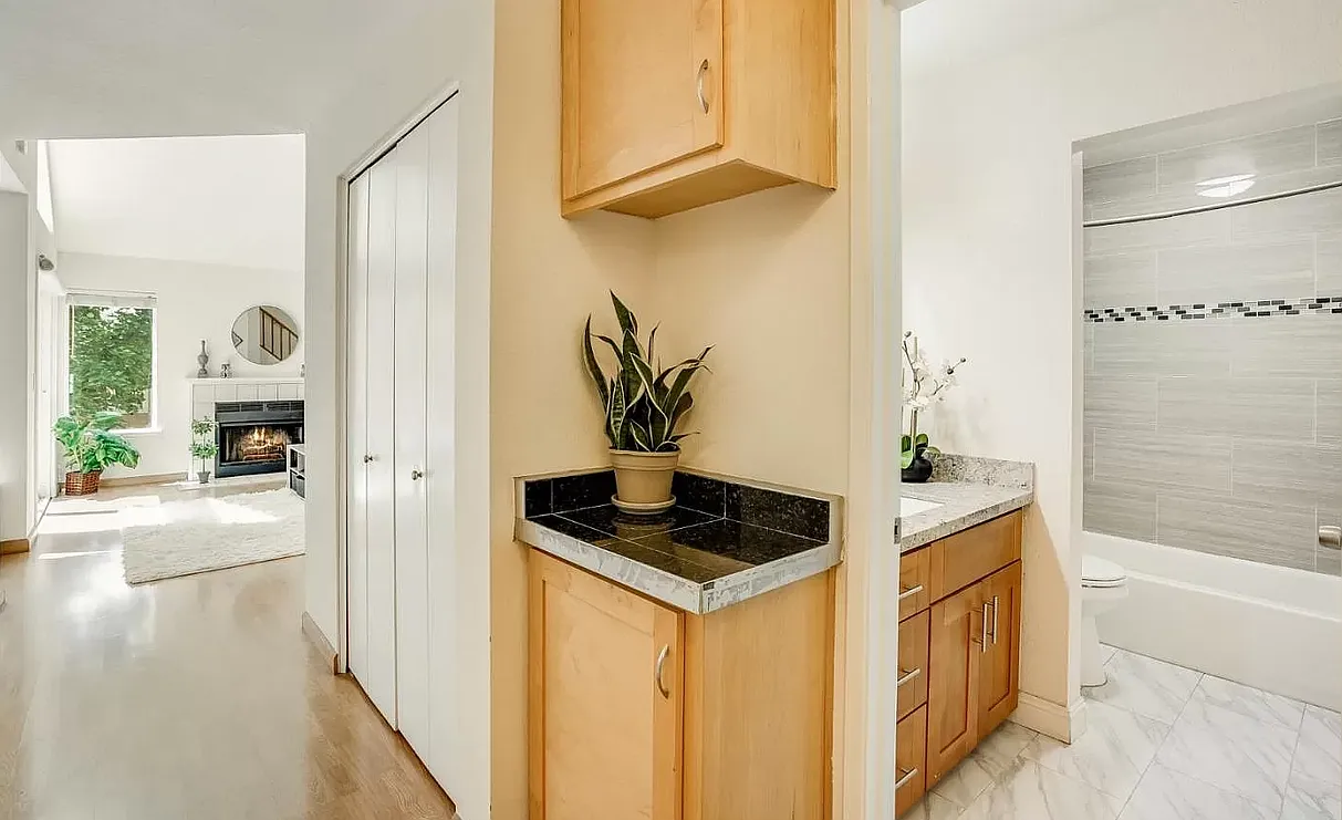 3 bed, $1,199 — Photo 4