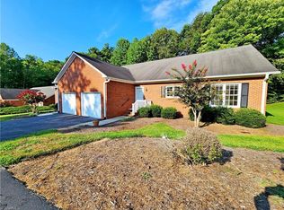 302 Oleander Dr, Eden, NC 27288