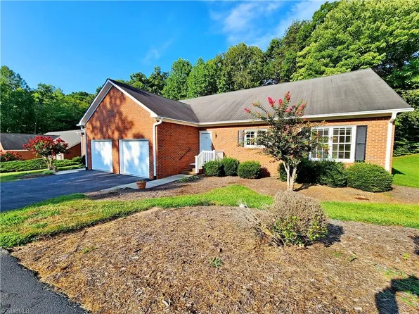 302 Oleander Dr, Eden, NC 27288