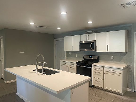 2nd image of 504 W Parkway Blvd