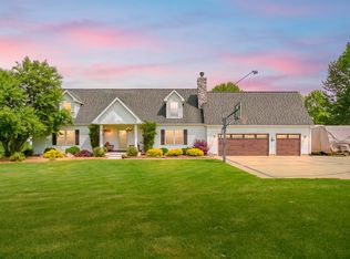 39166 36th Ave, Paw Paw, MI 49079