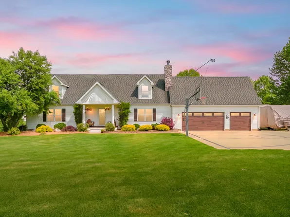 39166 36th Ave, Paw Paw, MI 49079