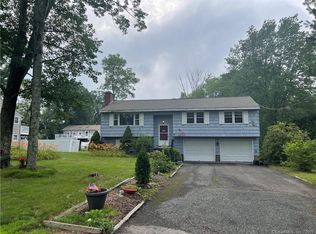 18 School Dr, Marlborough, CT 06447