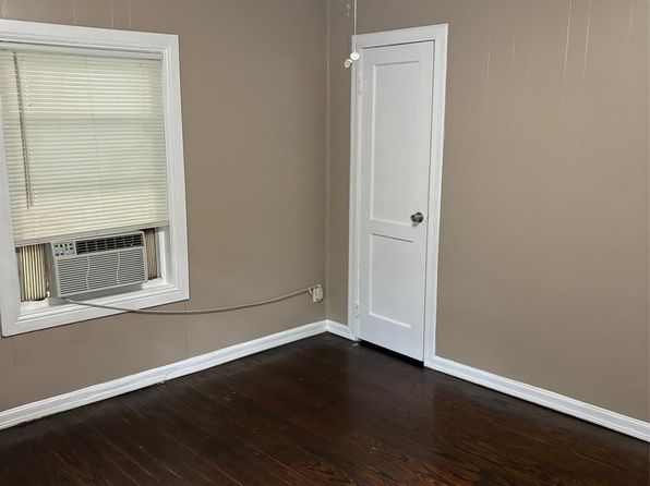 310 S Taylor St #B, Alvin, TX 77511