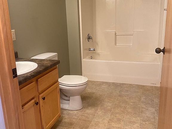 5th image of 1205 Hidden Ln APT 3