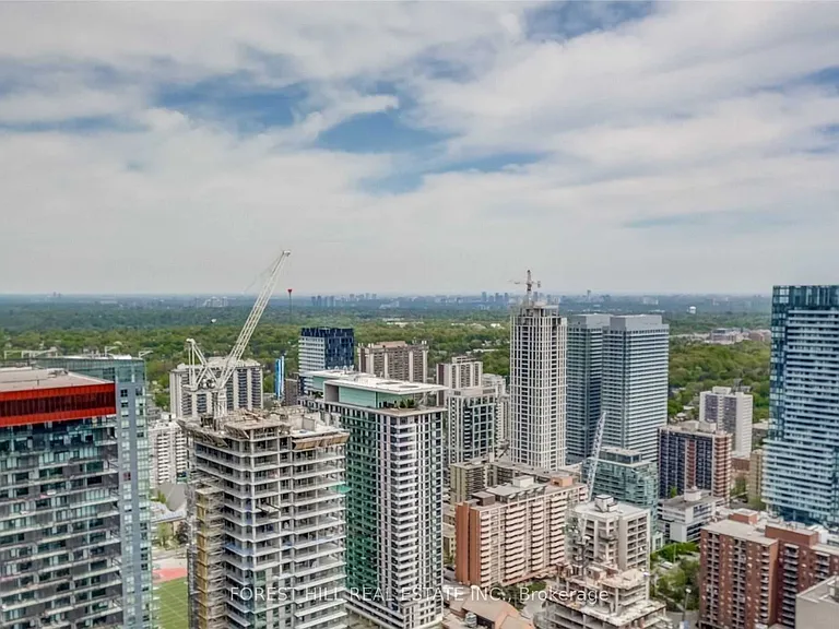 2221 Yonge St #5301 — Photo 26